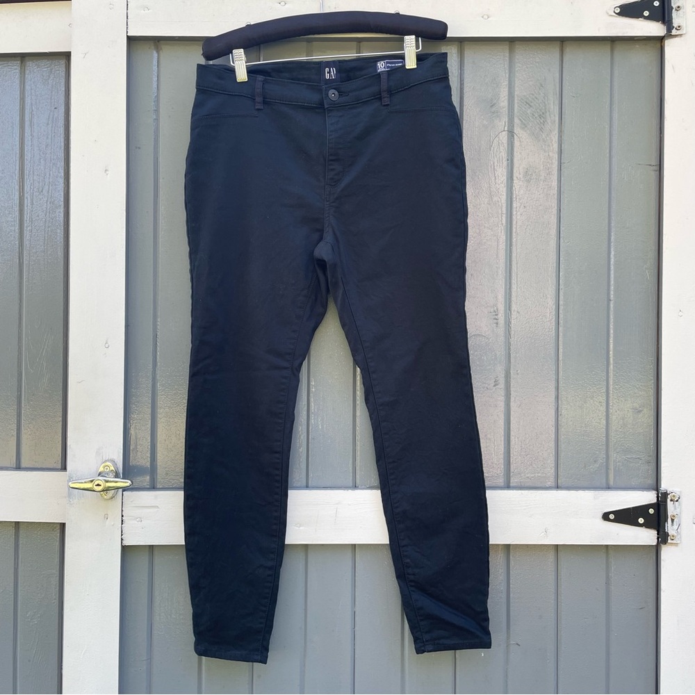 GAP Women’s Black Stretch Skinny Pant.
